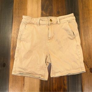 Women’s Mid Thigh American Eagle Khakis
